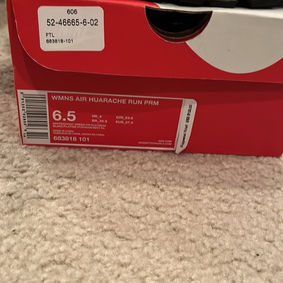 Nike Air Hurache Womens - Picture 5 of 5